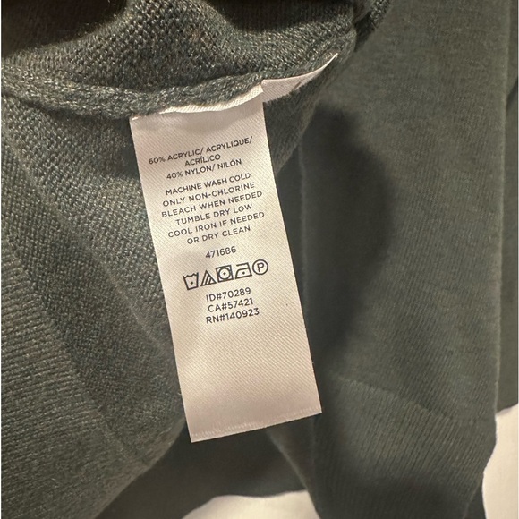 Loft Women's Forest Green V-Neck Sweater Size Medium - Picture 5 of 6